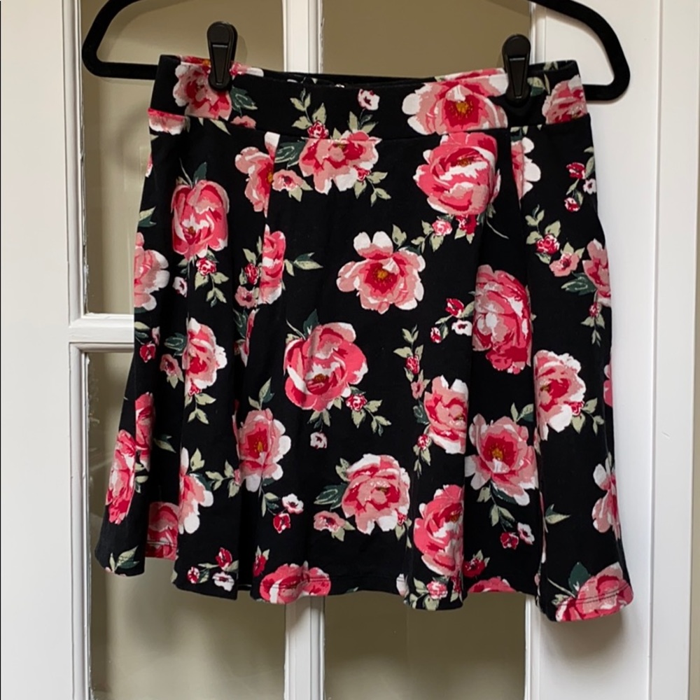 Black floral H & M mini skirt